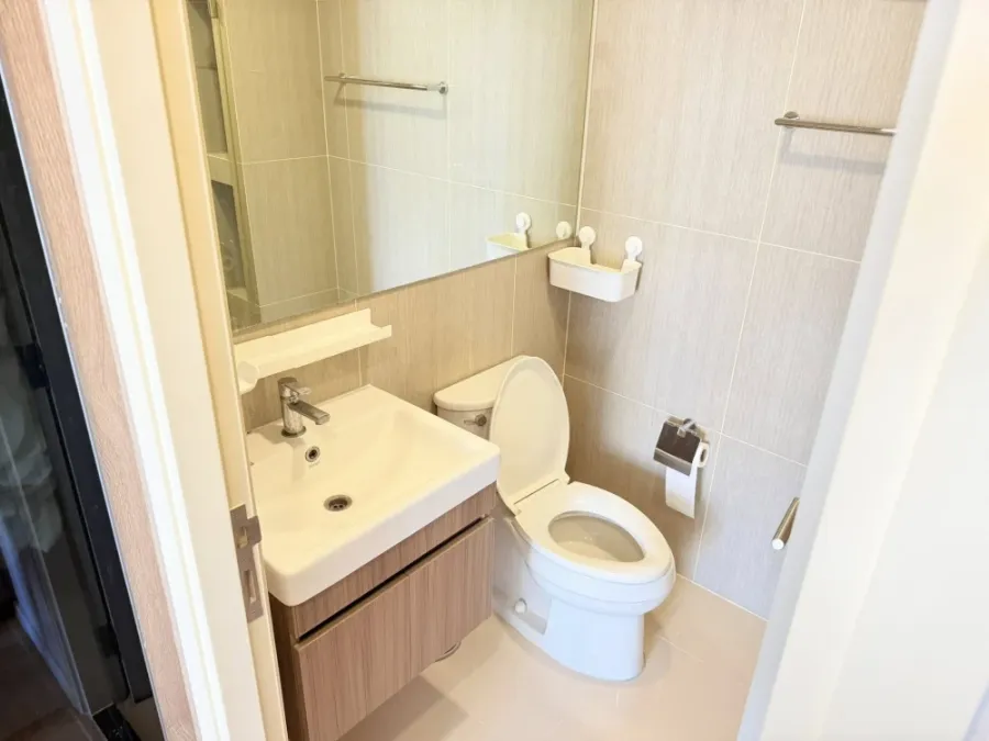 For sale IKON Sukhumvit 77. Spacious and comfortable unit with full furnishings and amenities. Book now!