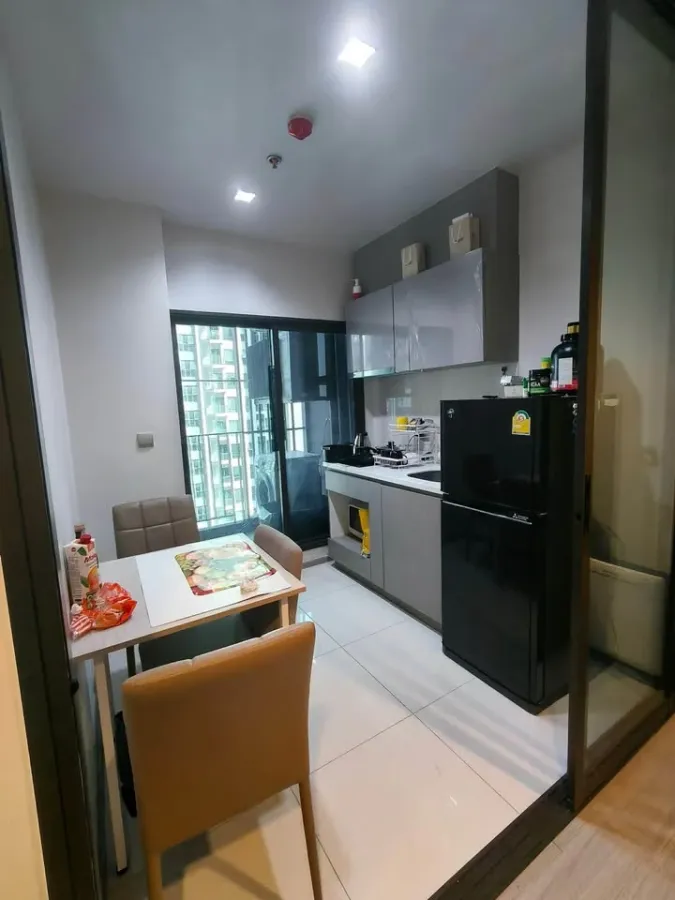 ให้เช่า Life Asoke Rama 9 ห้องน่าอยู่ ชั้น 27 ได้วิวสูง เฟอร์ เครื่องใช้ไฟฟ้าครบ มาแต่ตัวเข้าอยู่ได้เลย