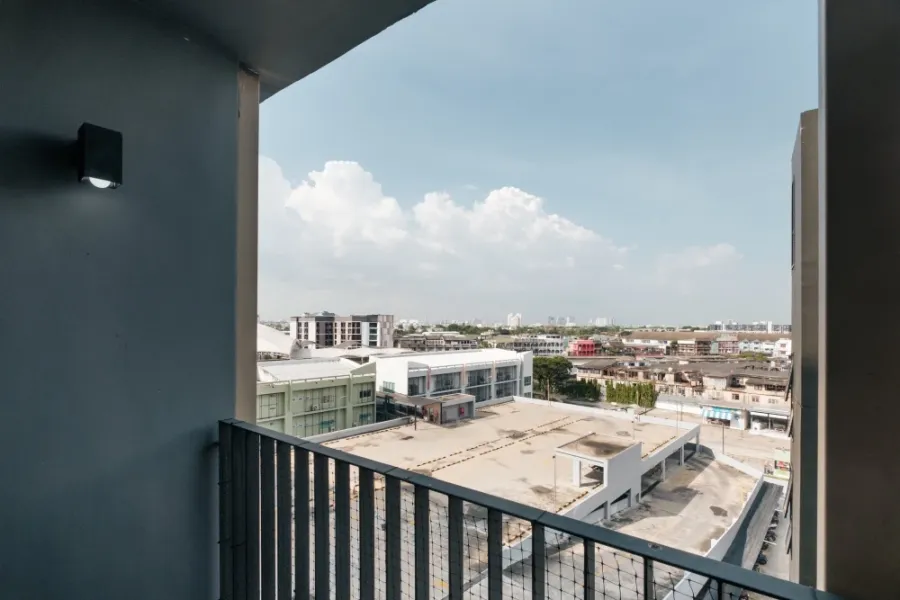 For sale: IKON Sukhumvit 77, 8th floor, fully furnished, nice to live in, hurry and reserve now, urgently.