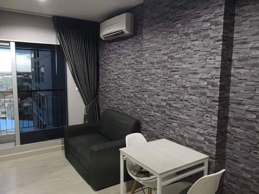 Sale with tenants, Condo Aspire Ngamwongwan, beautifully decorated room, wallpapered in the whole room, great view, book now, don't wait.