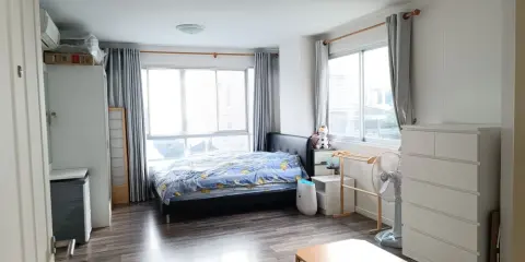 ขาย d condo สุขุมวิท 109 ห้องน่าอยู่ ขนาดกว้าง เป็นสัดส่วน เฟอร์ครบ ราคาดี ลากกระเป๋าเข้าอยู่เลย
