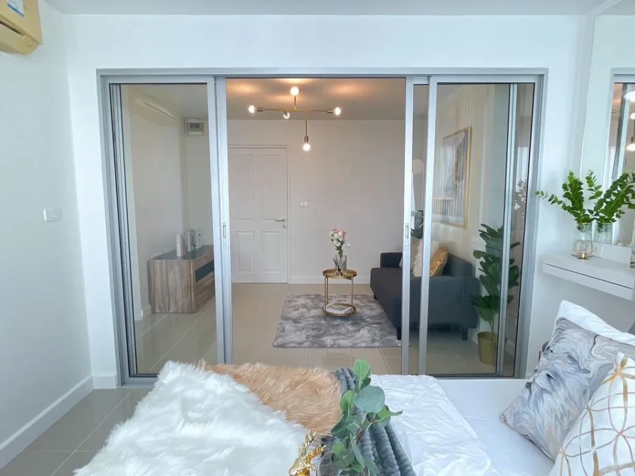 Sale D Condo Rattanathibet, 8th floor, pool view, super good weather, beautifully decorated room, comfortable bed, don't miss it.