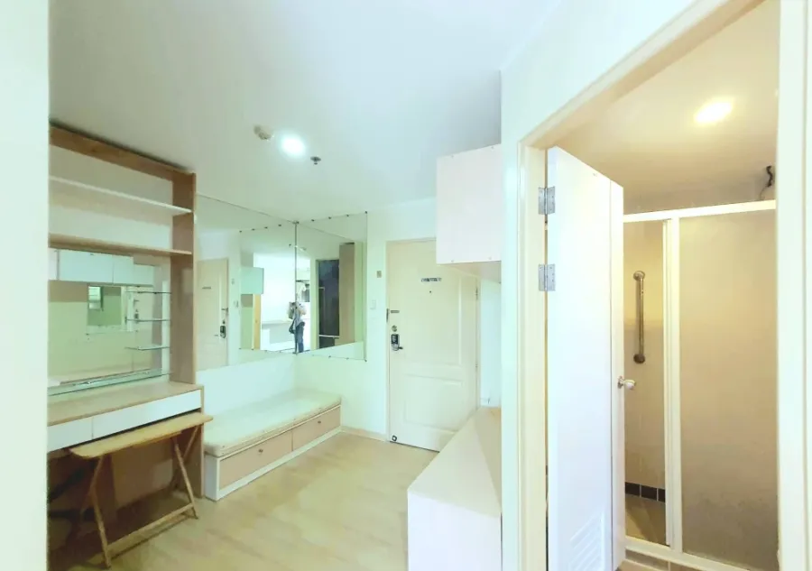 For sale: Lumpini Condo Town Ramintra-Nawamin. Ready to move in, fully furnished with appliances. Book now! Don't miss out! +++