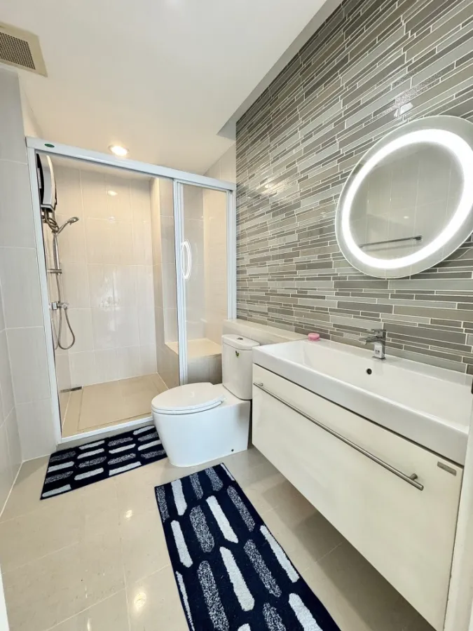 For sale, for rent!! Life Add Lat Phrao 18 condo, view of the Chang building, spacious and comfortable, plenty of usable space, book now!!