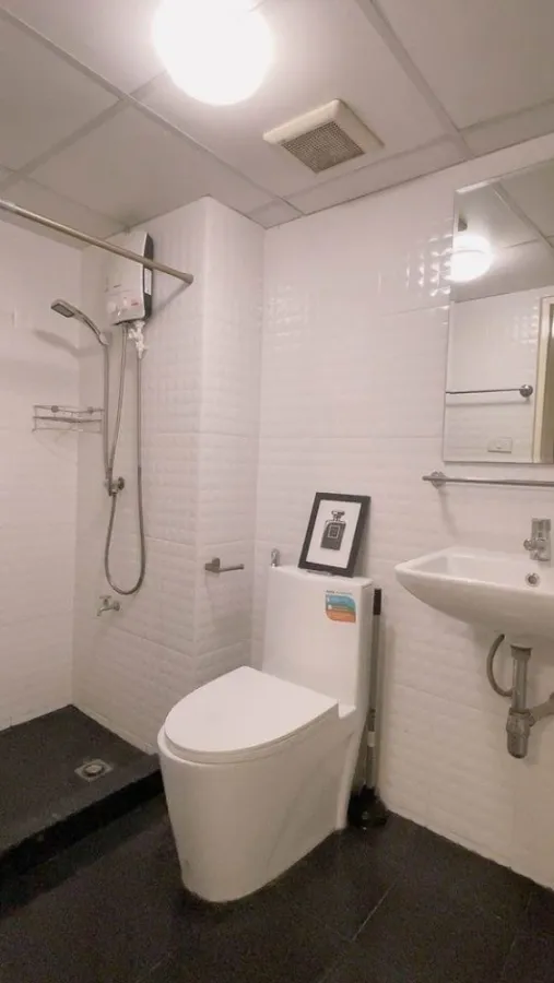 Sale Lumpini Center Happy Land Phase 1-4 Rim room, complete facilities. Book and you won't be disappointed.