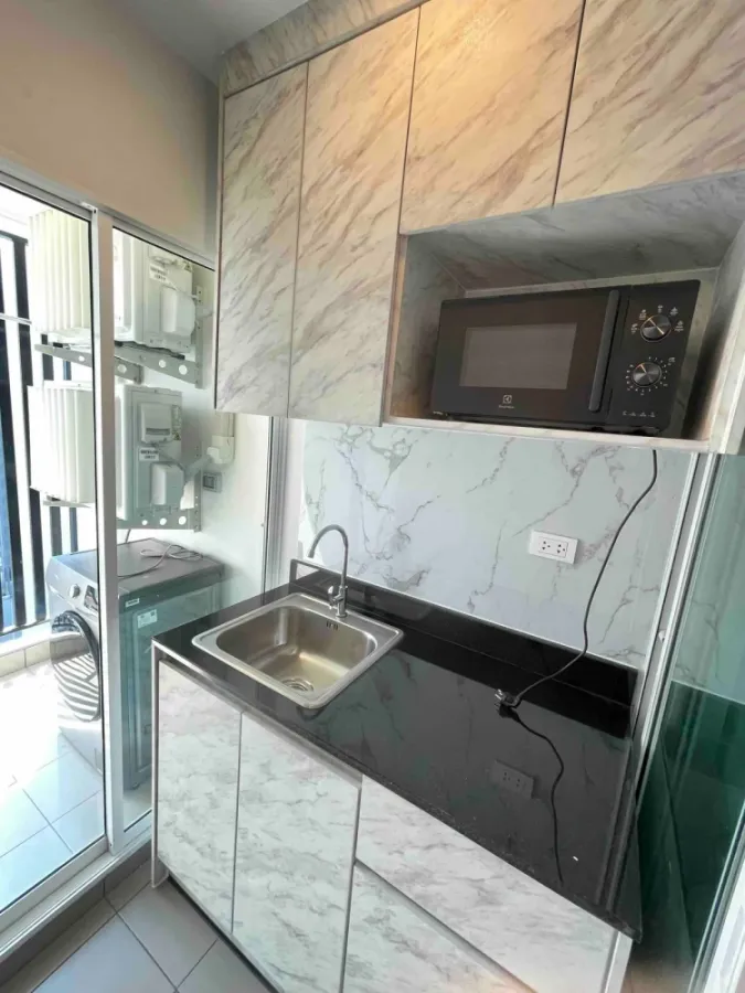 For rent: Regent Home Bangna, 18th floor, corner room, fully furnished, nice to live in, reserve now, hurry!