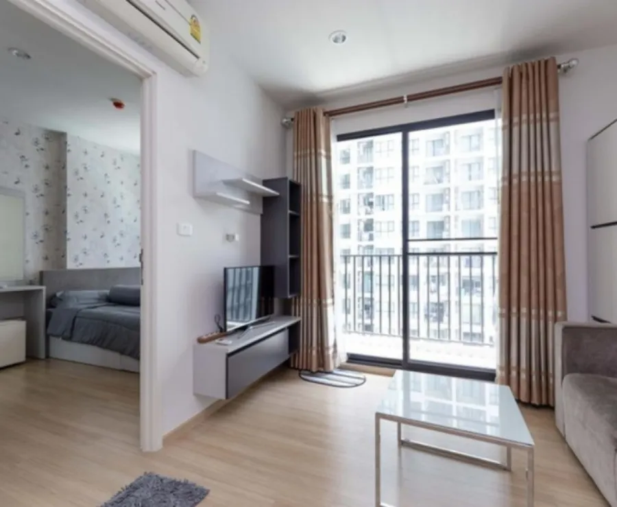 For rent The Base Chaengwattana, very beautiful room, next to the war super soft mattress This room is extremely rare, don't miss it.