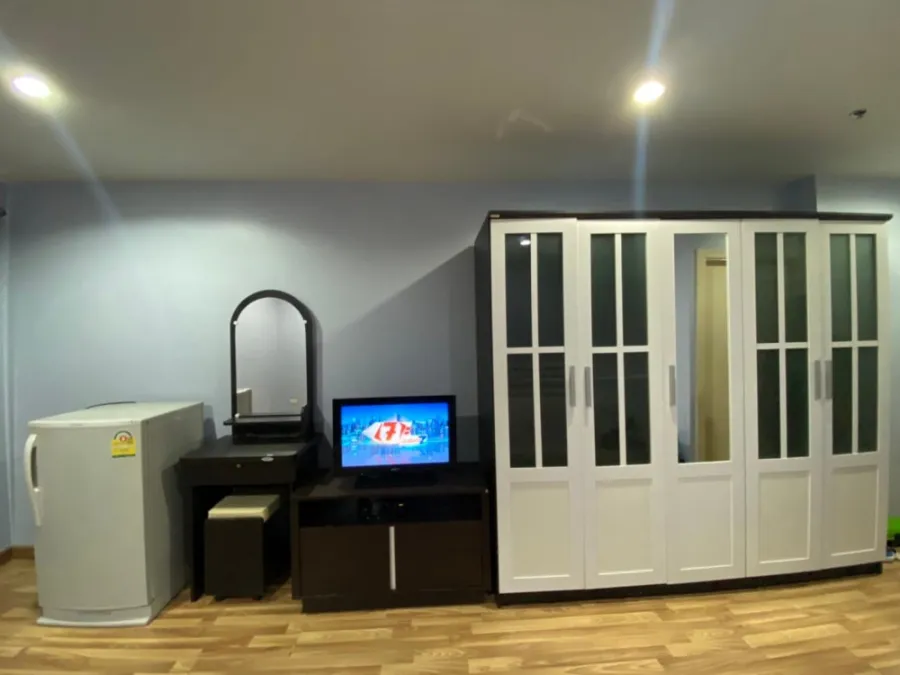 ห้องราคาสุดคุ้ม ให้เช่าที่ RegentHome 15 Changwattana ห้องวิวเมือง ครัวบิ้วอินอย่างดี ห้ามพลาดจองเลย