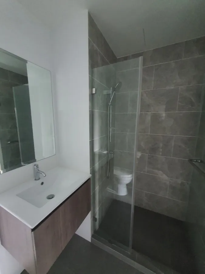 For rent: The Excel Lat Phrao-Sutthisan. The room is decorated simply but nice. There is a good built-in wardrobe.