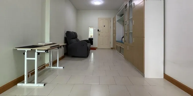 For rent: Supalai City Resort Ratchada Huaikwang, 3rd floor, fully furnished, very livable. Book now!