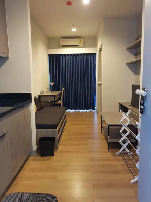 Chapter One Midtown 24 for rent, the room is complete. The view is not obstructed. It's close to the train station too. Book now!!!