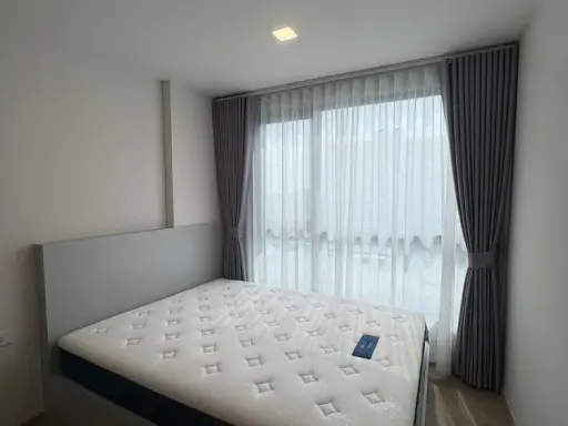 For rent: Cave Luminous Bangmod, Building A, 7th floor. Exterior view, not facing the street. Fully furnished with appliances. Just bring your suitcas