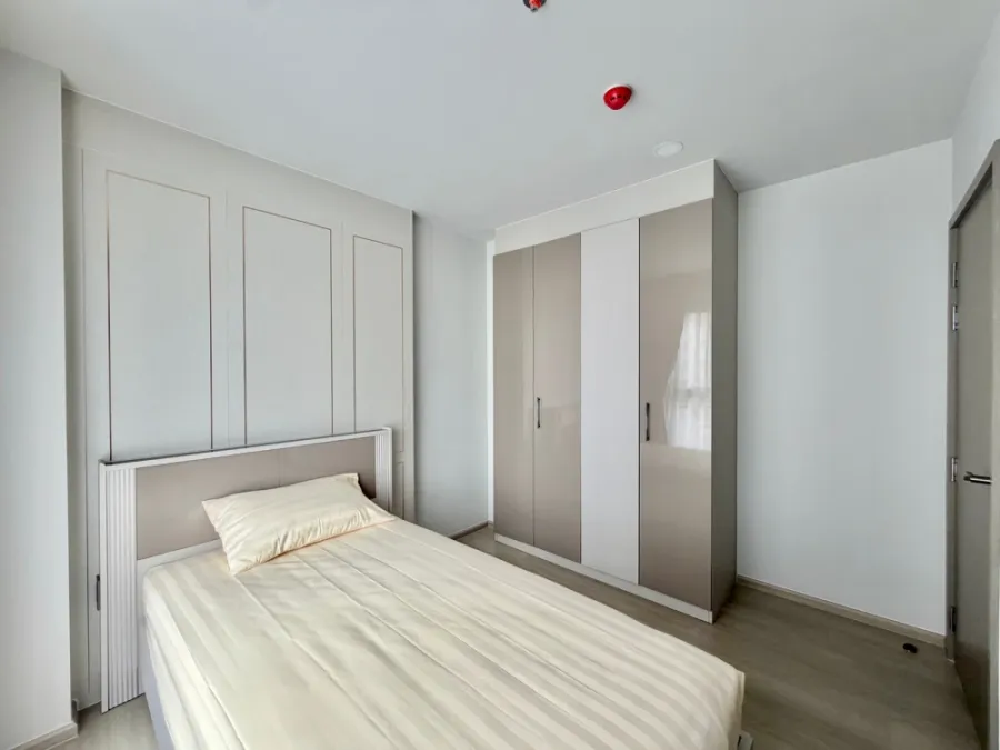 Selling Aspire Onnut Station, 17th floor, unobstructed view, fully furnished. Book now! Don't miss out!