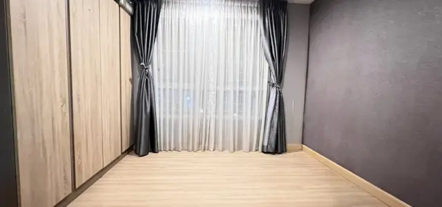 ให้เช่า Niche id Serithai-Wongwaen ห้องพร้อมอยู่ เฟอร์พร้อม ห้องหัวมุม วิวสวน จองเลย images