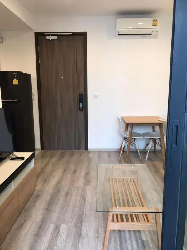 ด่วน ปล่อยเช่า Ideo Mobi Asoke ห้องน่าอยู่ เฟอร์นิเจอร์และเครื่องใช้ไฟฟ้าครบ พร้อมเข้าอยู่ได้เลย