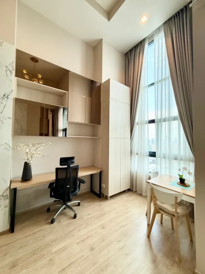 Selling Ideo Sathorn-Wongwian Yai, 26th floor, beautiful city view, fully furnished, ready to move in. Book now!