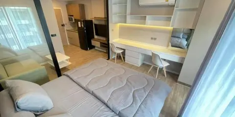 ห้องตกแต่งสวยมาก บิวท์อินจัดเต็ม เฟอร์และเครื่องใช้ไฟฟ้าครบ จองเลยที่ Kave Town Space ให้เช่า