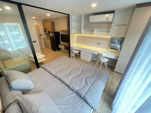 ห้องตกแต่งสวยมาก บิวท์อินจัดเต็ม เฟอร์และเครื่องใช้ไฟฟ้าครบ จองเลยที่ Kave Town Space ให้เช่า images