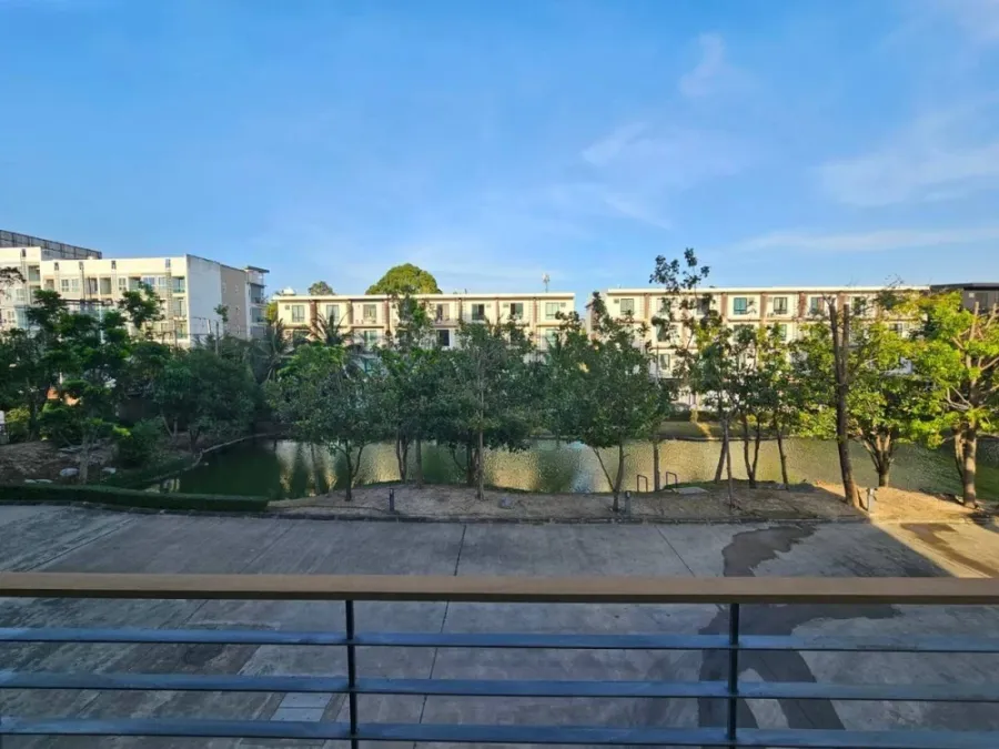 For rent Green Lake Condo Sriracha ห้องกว้างขวาง มาพร้อมพื้นที่ใช้สอย ราคาดี รีบมาจองเลย