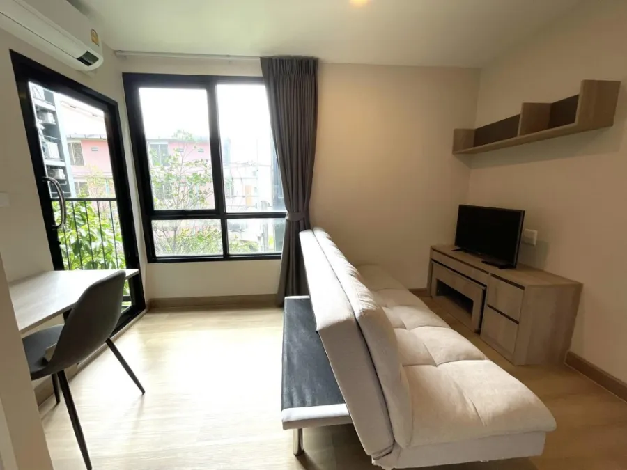 For rent: The Independent Condo Amata, natural view, clean room, very comfortable, fully furnished, don't miss it.