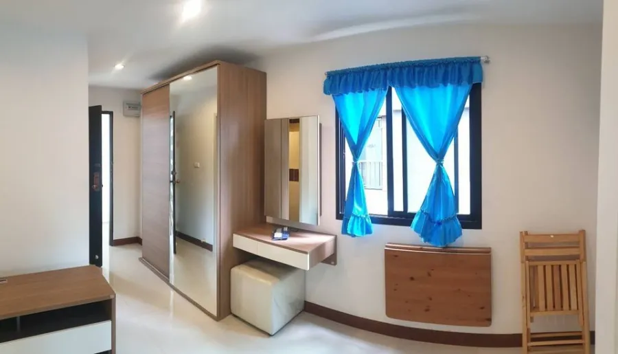 Country Ville Resort Condominium for sale, corner room, very private, quiet, shady, reserve first, move in first.