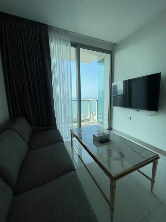 For rent, The Riviera Wongamat Beach (North Pattaya), very beautiful sea view. You can lie down and enjoy the view. Book now.