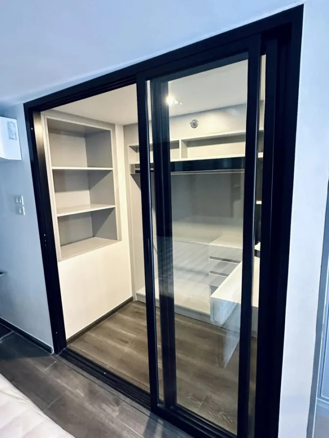 For rent Knightsbridge Space Ratchayothin, beautiful room, built-in, full height, high floor, good view, I can tell you that you should not miss it.