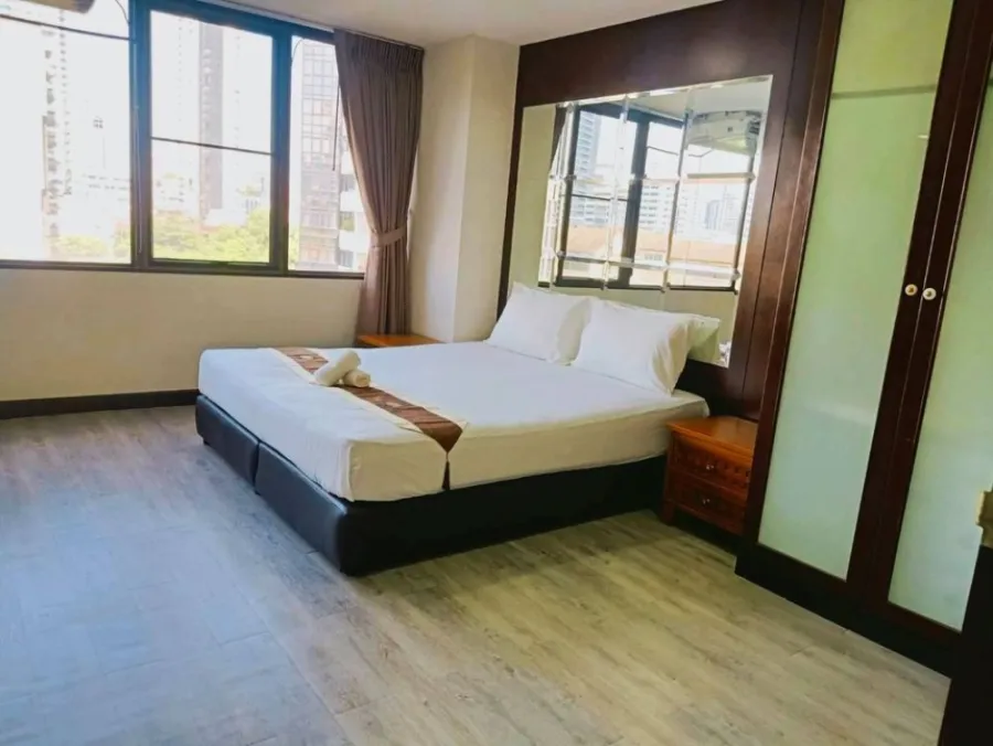 For rent, The Waterford Park Sukhumvit 53, fully furnished, ready to move in. Don't miss it.