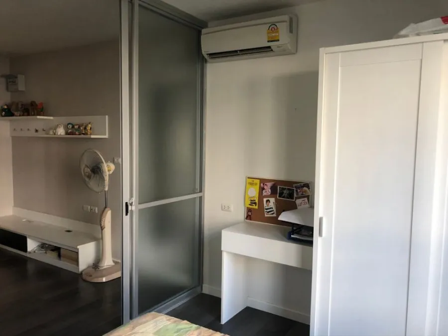 ขาย D Condo Campus Rangsit ห้องสวย ติดวอลเปเปอร์แจ่มๆ แถมได้วิวสวนและสระ ดีแบบนี้ไม่จองไม่ ไม่ได้น้า