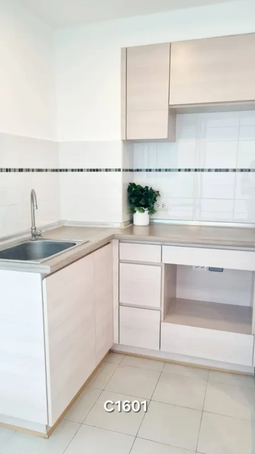 Urgent sale!! Lumpini Park Riverside Condo - Rama 3, 16th floor, Building C, Chao Phraya River view, fully furnished. Don't miss out!!