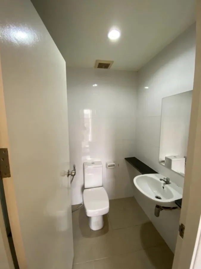 For sale or rent A Plus Rattanathibet - Tiwanon, private room. Get the right height view, reasonable price, book now.