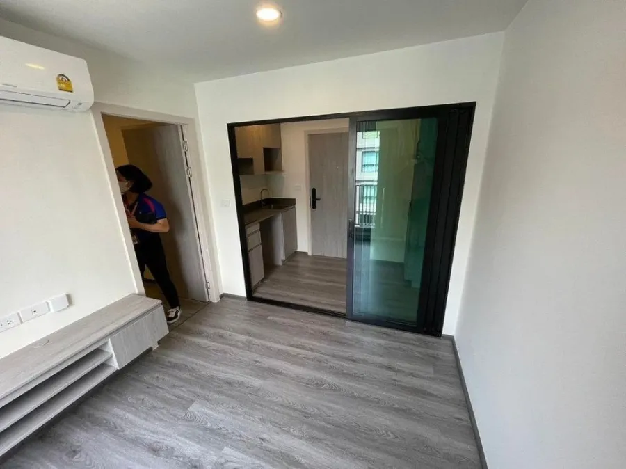 Selling THE ORIGIN ONNUT, empty room, room decorating lovers shouldn't miss it. Condo in the heart of the city Travel very comfortably, quickly.