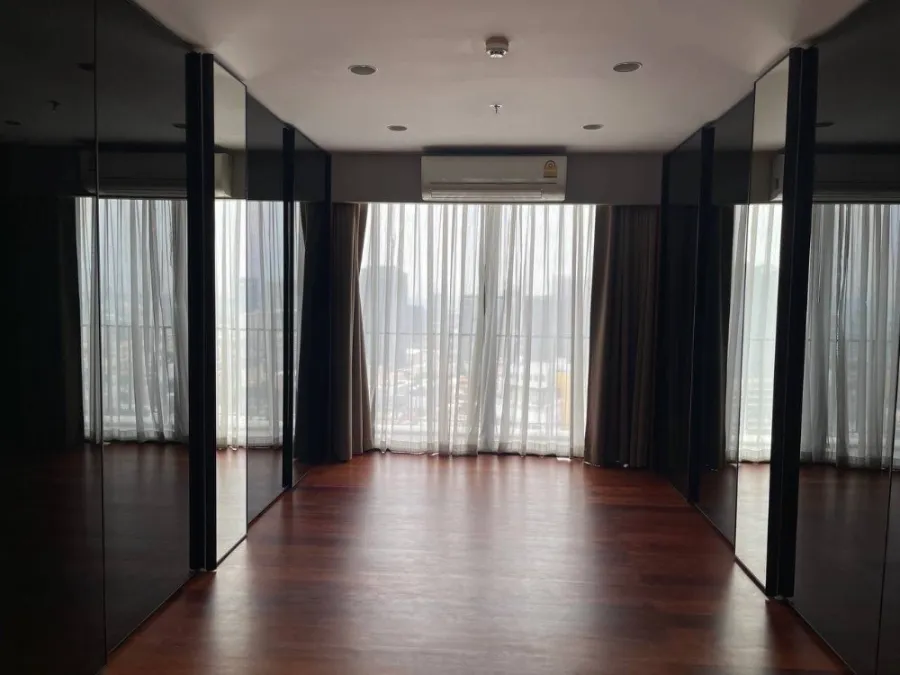 ให้เช่า The Room Sukhumvit 38 ห้องกว้างขวาง ตกแต่งสวยสุดปัง มาพร้อมครัวบิวท์อิน คุณไม่ควรพลาด