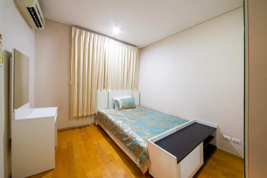 For rent: Villa Asoke, heavily built-in. Full furniture and electrical appliances Just come and move in.