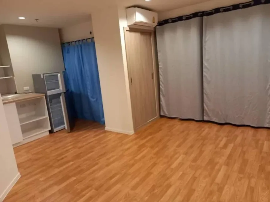 Condo for rent at Lumpini Phetkasem 98, corner unit offering privacy, affordable price. Perfect for those who love decorating their own space.