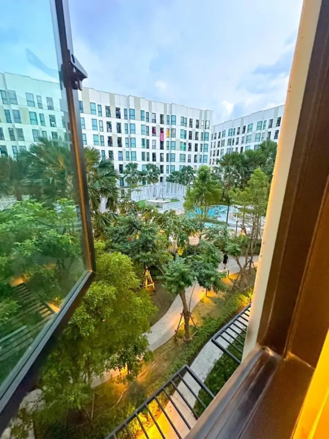ขายด่วน คอนโด UNiO Sukhumvit 72 ห้องกั้นแยกเป็นสัดส่วน ชั้น 4 วิวสวนกับสระว่ายน้ำ ซื้อเลย