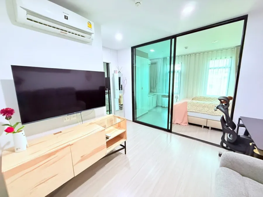 Condo for rent at Aspire Asoke - Ratchada. Fully furnished and ready to move in. Everything you need is here. Book now! Don't miss this opportunity.