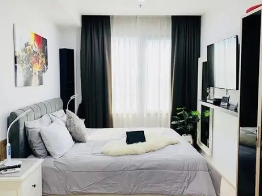 Condo for rent, the gallery bearing, nice decorated room Comes with complete facilities. Book now.