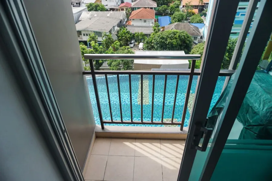 Condo for sale, Supalai Veranda Ratchavipha-Prachachuen, 7th floor, pool view, with furniture and electrical appliances.