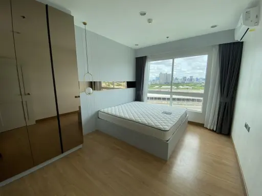 Condo for sale, Supalai Wellington 2, city view, decorated with built-ins throughout the room, near MRT Cultural Center.