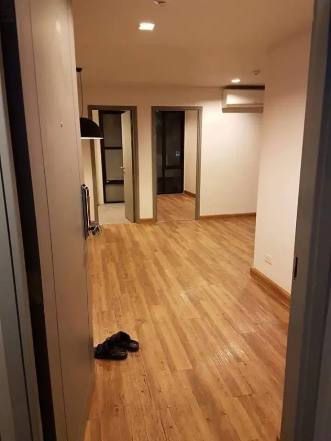 ขายด่วน!! คอนโด ไวร์ รัชดา 19 ชั้น 3 ห้องมุม (เป็นห้องเปล่า) ทำเลดี เดินทางสะดวก รีบจองเลย!!