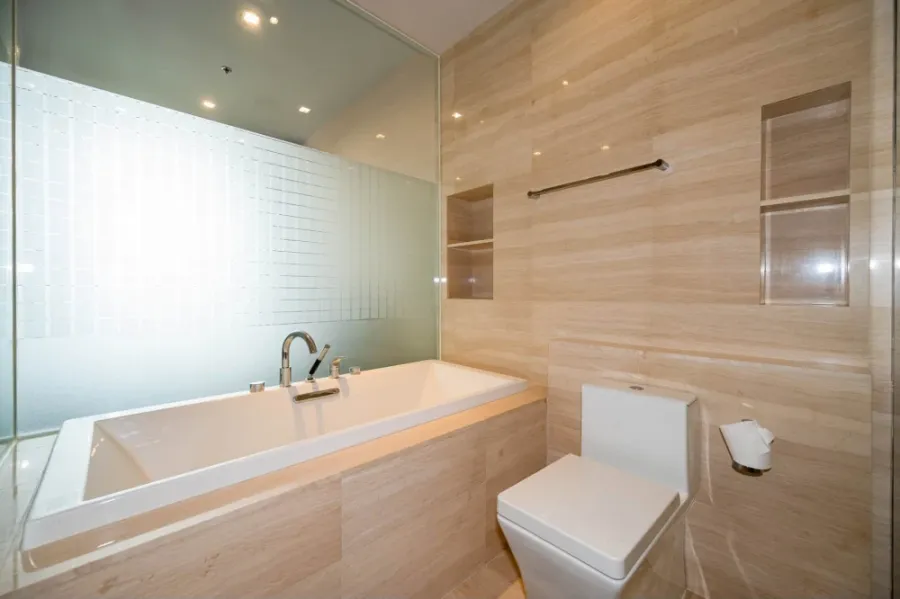 For rent: The XXXIX Sukhumvit 39, 2 bedrooms, spacious living area, fully furnished. Book now!