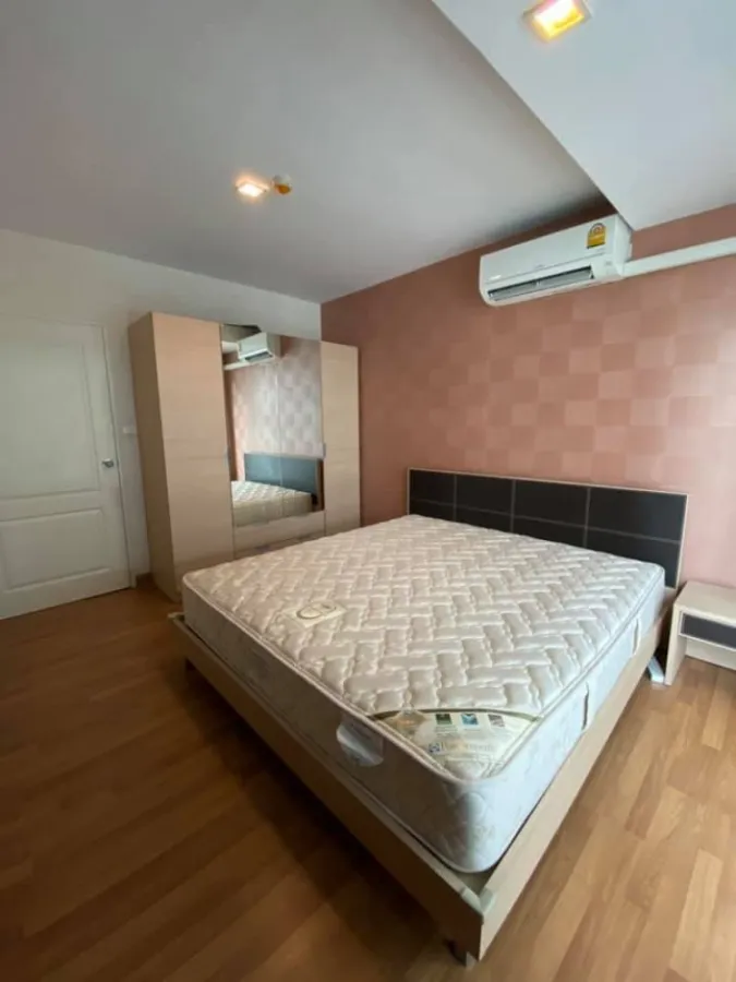 Sell / rent Tree Condo Ladprao 27, spacious room, good electrical appliances. Plus a large sofa that's very comfortable to sit. Book now.