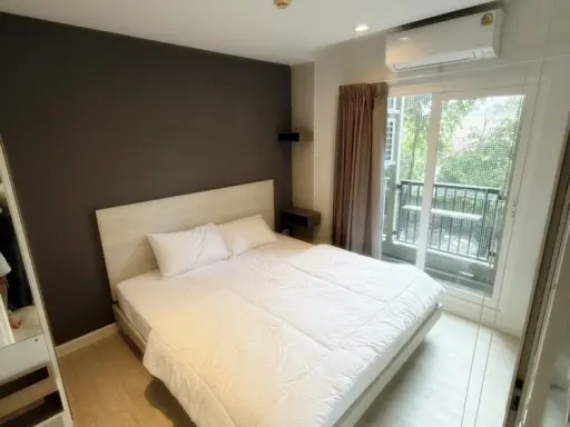 Urgent sale!! Condo The Key Chaloem Phrakiat Rama 9, 3rd floor, Building 1, swimming pool view, good price, hurry and book now!!
