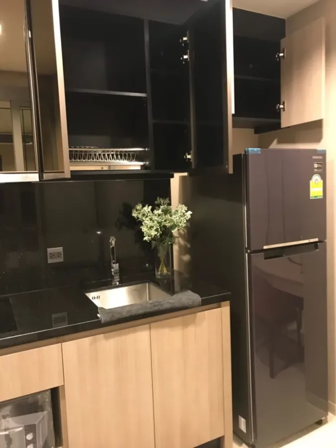 For sale or rent: The Line Ratchathewi, studio room, beautiful and bright, fully furnished, including washing machine.