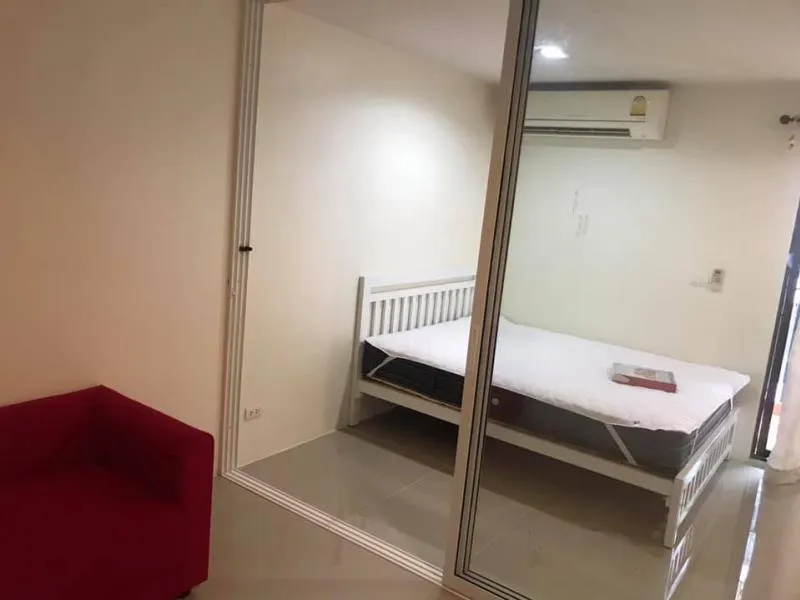 ให้เช่า regent home 15 แจ้งวัมนะ ชั้น9 วิวสระน้ำ ตกแต่งครบเฟอร์จัดเต็ม มาเลยห้ามพลาด