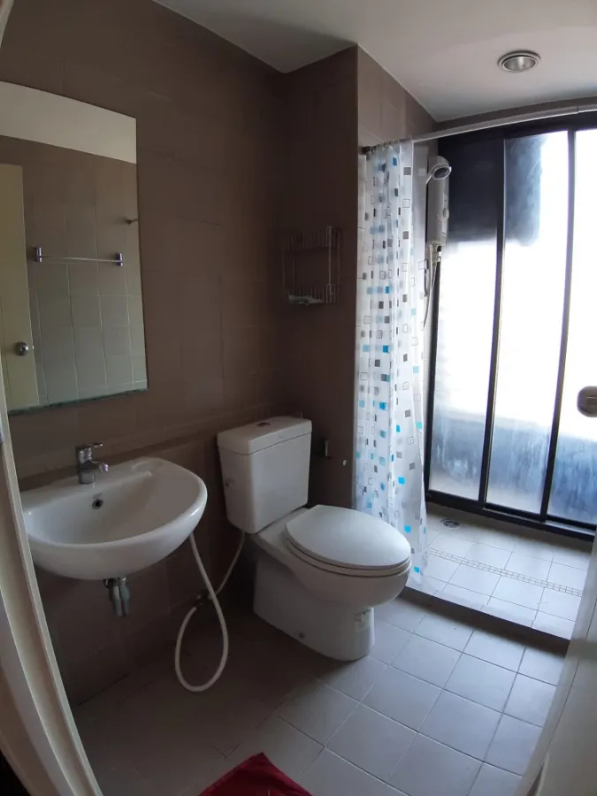 For rent: Fuse Moebius Ramkhamhaeng, complete furniture and electrical appliances, high view, book now.