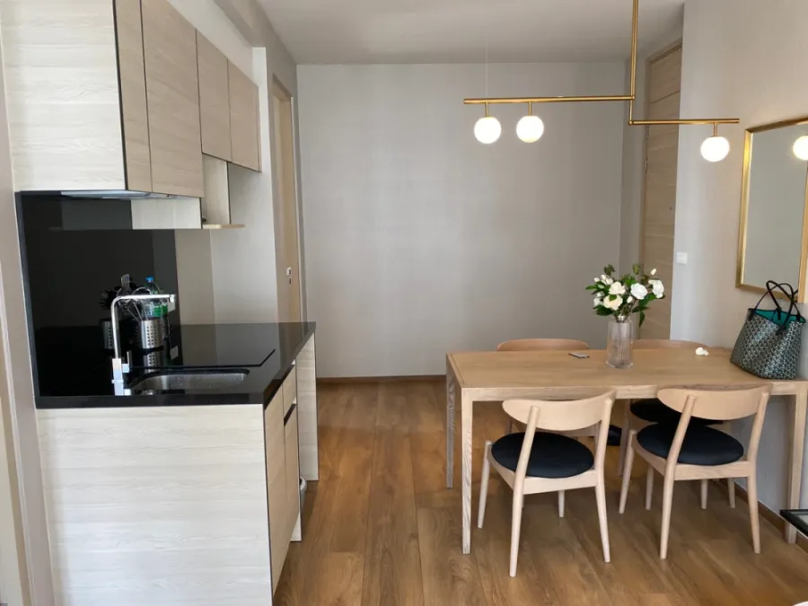 For sale or rent: Park 24 Origin Phrom Phong, 25th floor, corner room, fully furnished. Interested? Reserve now!