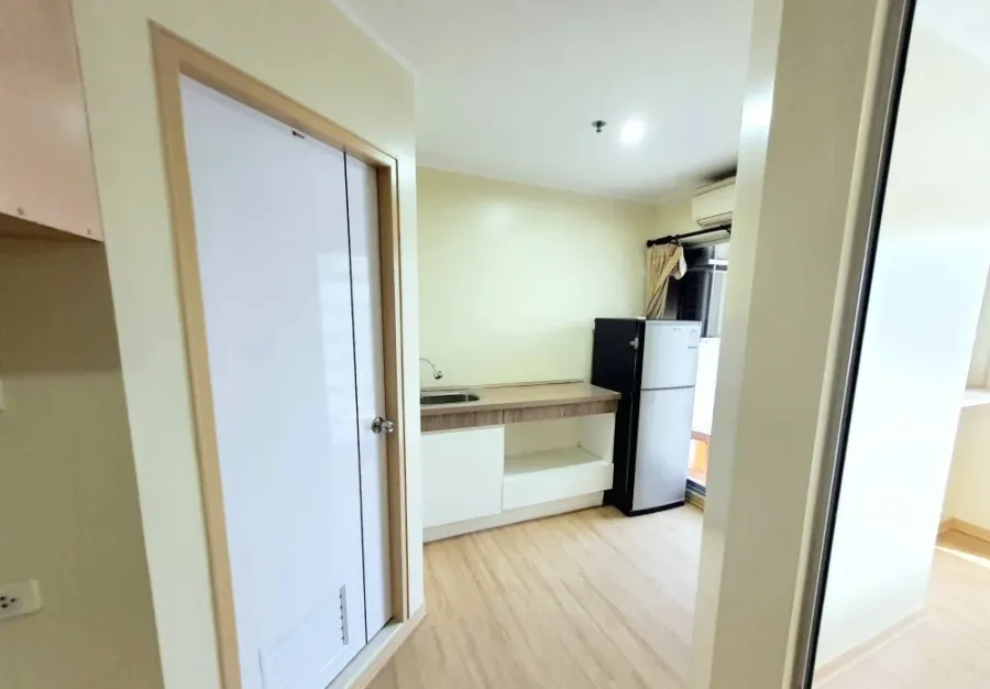 For sale: Lumpini Condo Town Ramintra-Nawamin. Ready to move in, fully furnished with appliances. Book now! Don't miss out! +++