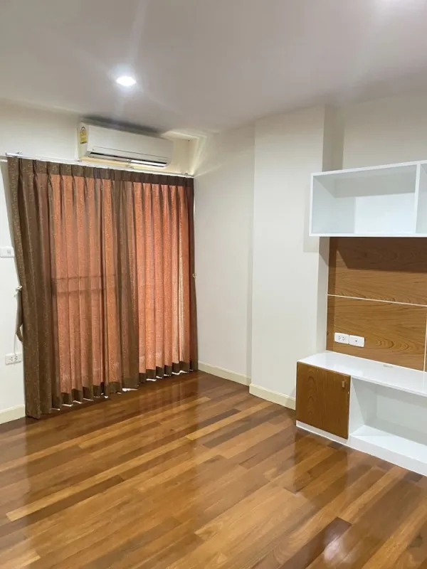ขาย เอกสิน เพลส ห้องกว้างอยู่สบาย ห้อง built-in อย่างดี ราคาสุดคุ้ม พลาดแล้วจะเสียใจ